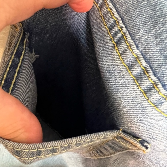 BNWOT Levis LightWash Slim Fit Jeans - Picture 6 of 9